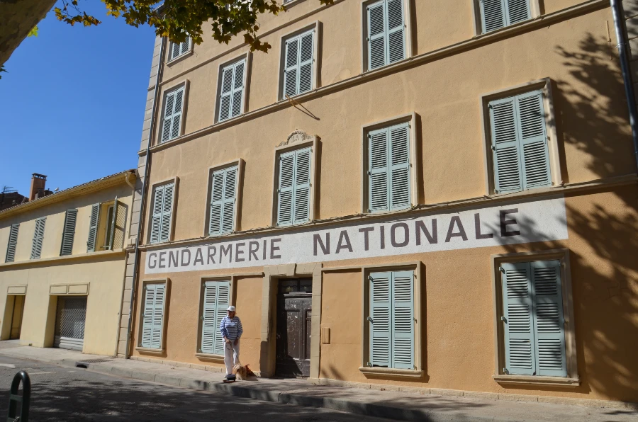 Le musée de la gendarmerie et du cinéma met à l’honneur le fameux “gendarme de Saint-Tropez”