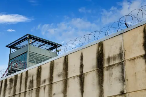 Prisons : un nouvel avis dénonce la surpopulation carcérale