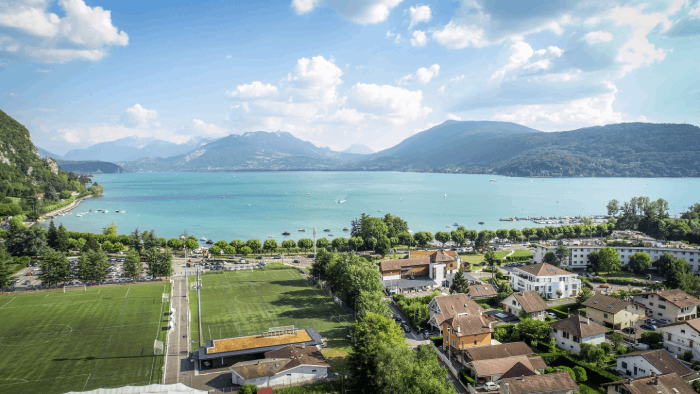 Annecy : L’auteur de l’attaque au couteau était en situation régulière selon le directeur de l’Ofii