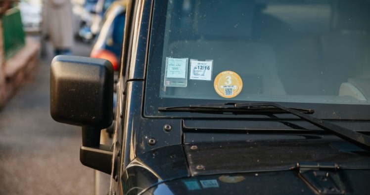 Vignette Crit’Air : prix, commande officielle, obligation et amende en 2026