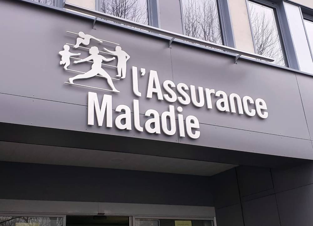 Guide complet pour contacter la CPAM : téléphone, e-mail et services en ligne