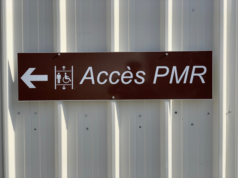 Local professionnel sur son terrain : tout savoir avant de construire