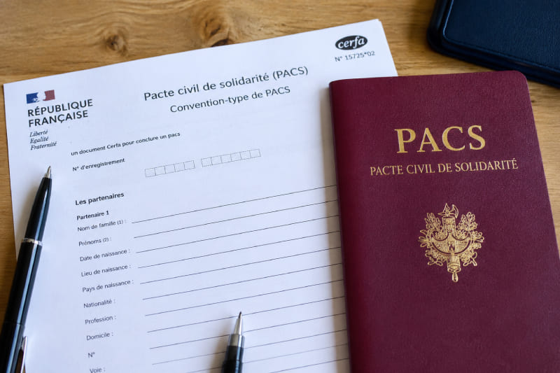 Pacs et changement de nom : peut-on prendre le nom du partenaire ?