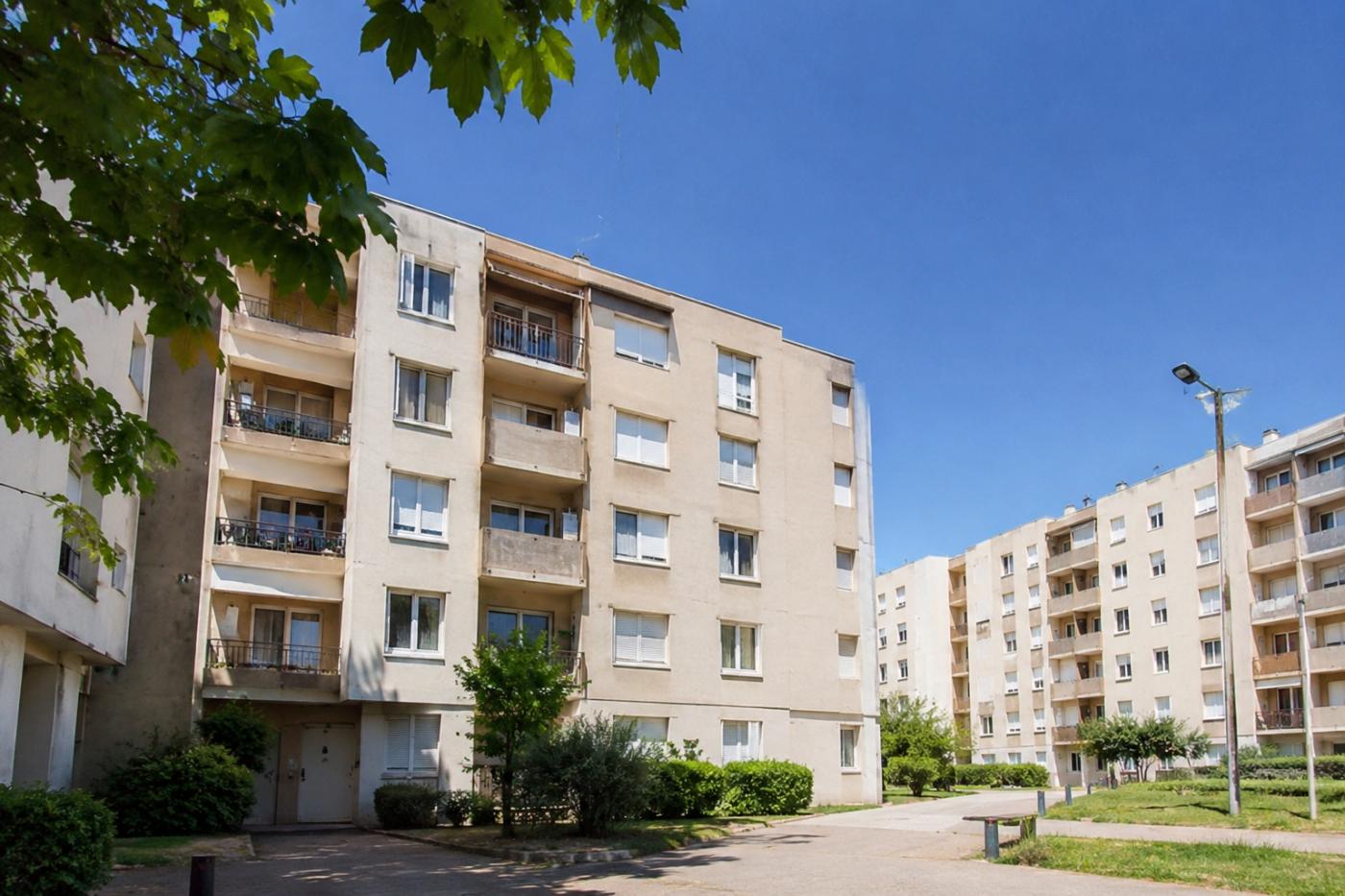 Préavis logement social : 1 ou 3 mois pour quitter un HLM ?